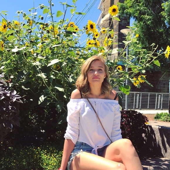 Meet your Posher, Katie - Picture 1 of 1